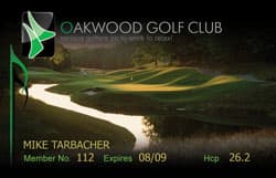 Vorderseite der Oakwood-Mitgliederkarte mit Name, Mitgliedsnummer, Gültigkeitsdatum und Handicap in Golddruck