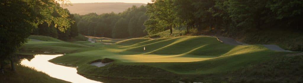 Sonnenaufgang über dem Fairway