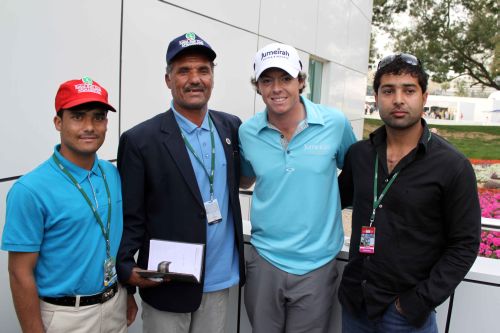 Rory mit Mitgliedern des Kabul Golf Club